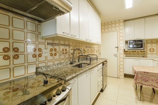Cozinha de apartamento para alugar com 3 quartos, 90m² em Indianópolis, São Paulo