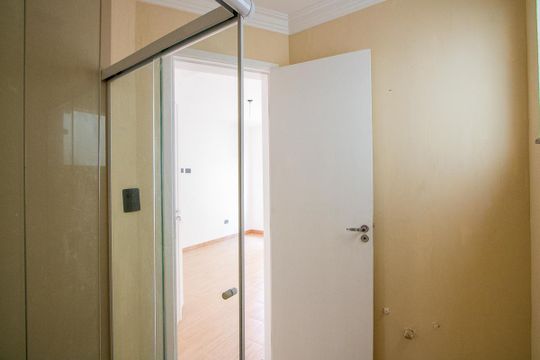 Banheiro da suíte de apartamento para alugar com 1 quarto, 203m² em Campestre, Santo André
