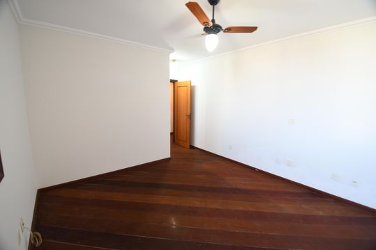Suíte 2 de casa de condomínio para alugar com 4 quartos, 604m² em Loteamento Alphaville Campinas, Campinas