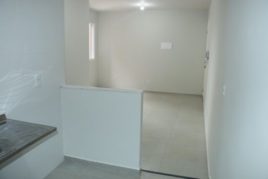 Cozinha de apartamento para alugar com 2 quartos, 52m² em Jardim de Lourdes, Embu das Artes