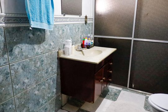 Banheiro de casa à venda com 5 quartos, 168m² em Vila Osasco, Osasco
