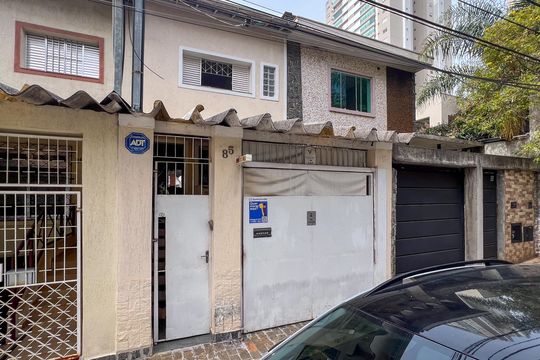 Fachada de casa à venda com 2 quartos, 100m² em Vila Mariana, São Paulo
