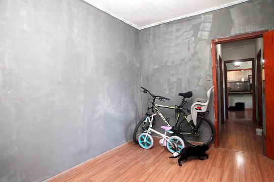 Quarto 1 de apartamento para alugar com 2 quartos, 55m² em Santa Cecília, Porto Alegre