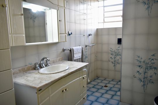 Banheiro da Suíte 1 de casa à venda com 3 quartos, 190m² em Planalto Paulista, São Paulo