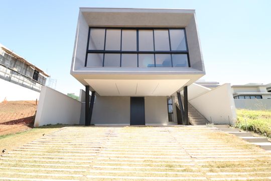 Fachada de casa de condomínio para alugar com 3 quartos, 182m² em Granja Marileusa, Uberlândia