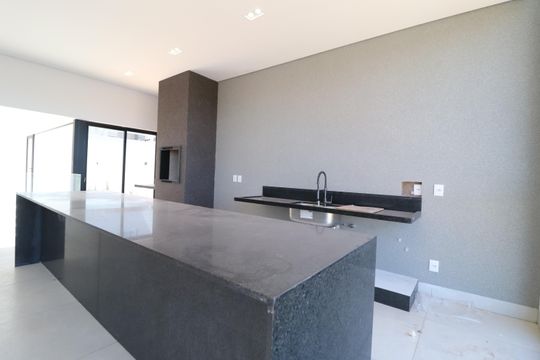 Cozinha de casa de condomínio para alugar com 3 quartos, 182m² em Granja Marileusa, Uberlândia