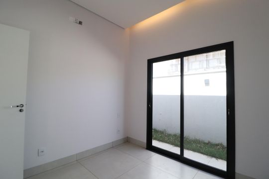  Suíte 2 de casa de condomínio para alugar com 3 quartos, 182m² em Granja Marileusa, Uberlândia