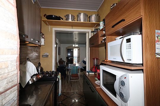 Cozinha de casa à venda com 2 quartos, 300m² em Santa Rosa de Lima, Porto Alegre