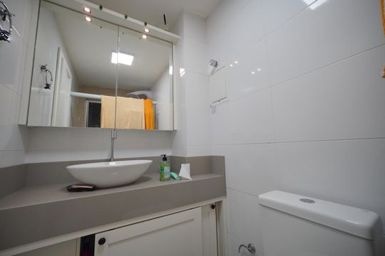 Banheiro da Suíte de apartamento para alugar com 2 quartos, 80m² em Nossa Senhora do Rosario, São José