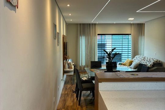 Sala de casa à venda com 4 quartos, 318m² em Vila Scarpelli, Santo André
