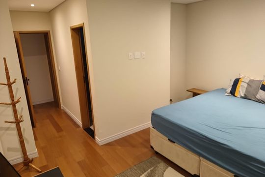 Casa à venda com 4 quartos, 318m² em Vila Scarpelli, Santo André