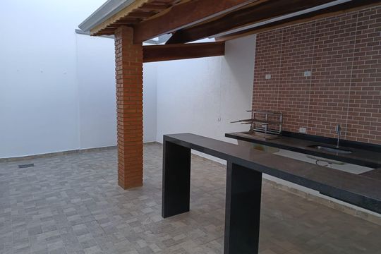 Área Externa de casa à venda com 4 quartos, 318m² em Vila Scarpelli, Santo André