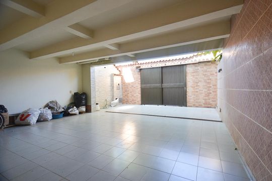 Garagem de casa à venda com 4 quartos, 360m² em Esplanada, Belo Horizonte
