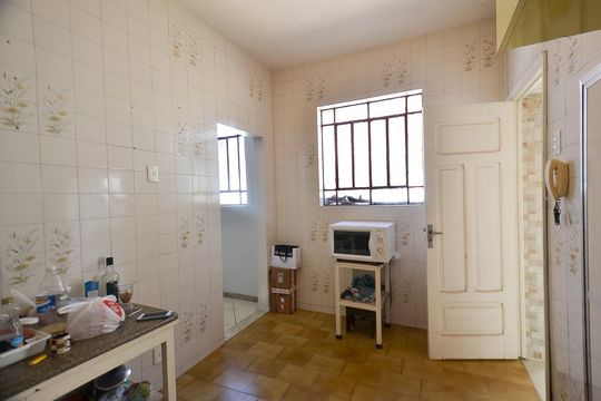 Cozinha da Edícula de casa à venda com 4 quartos, 360m² em Esplanada, Belo Horizonte