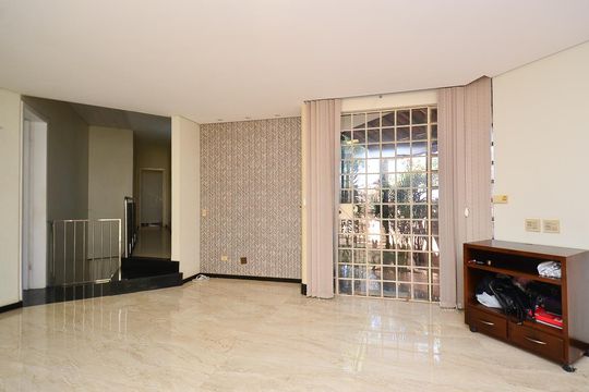 Sala de casa à venda com 4 quartos, 360m² em Esplanada, Belo Horizonte