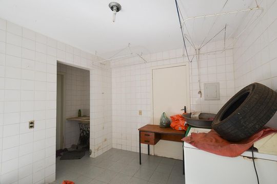 Área de serviço de casa à venda com 4 quartos, 360m² em Esplanada, Belo Horizonte