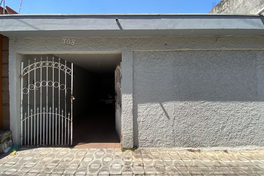 Fachada + placa de casa à venda com 2 quartos, 249m² em Vila Rui Barbosa, São Paulo