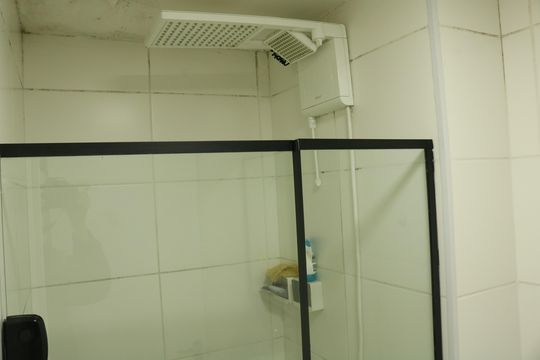 Banheiro de apartamento à venda com 2 quartos, 34m² em Barra Funda, São Paulo