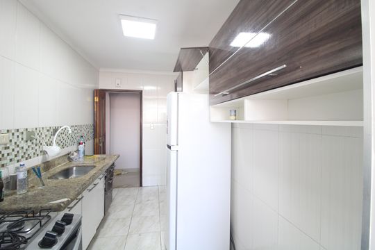 Cozinha de apartamento para alugar com 3 quartos, 80m² em Vila Sofia, São Paulo