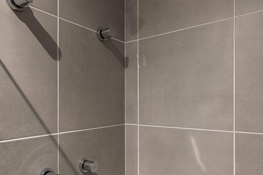 Banheiro de apartamento para alugar com 1 quarto, 23m² em Barra Funda, São Paulo