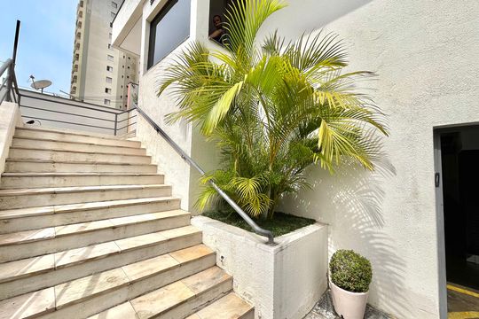 Hall de entrada de apartamento para alugar com 1 quarto, 39m² em Campo Belo, São Paulo