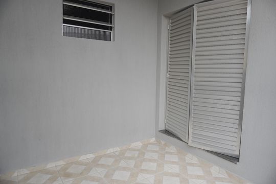 Casa à venda com 4 quartos, 280m² em Jardim Lageado, São Paulo