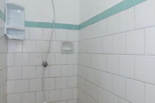 Banheiro Social de apartamento para alugar com 0 quarto, 25m² em Floresta, Porto Alegre