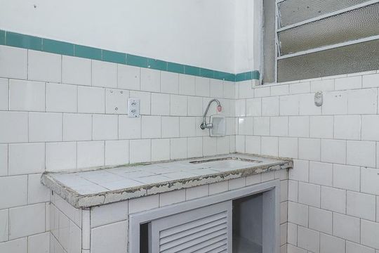Cozinha de apartamento para alugar com 1 quarto, 39m² em Bom Fim, Porto Alegre