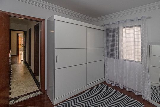 Closet do quarto 4 de casa à venda com 4 quartos, 180m² em Sacoma, São Paulo