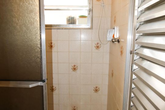 Banheiro de apartamento para alugar com 1 quarto, 40m² em Canto do Forte, Praia Grande
