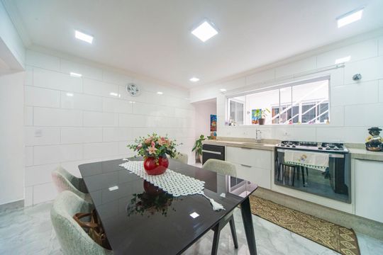 Cozinha de casa à venda com 2 quartos, 280m² em Vila Alzira, Santo André