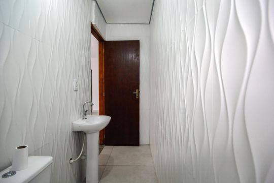 Banheiro de kitnet/studio para alugar com 1 quarto, 44m² em Jardim Paulistano (zona Norte), São Paulo