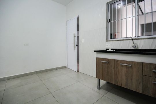 Cozinha de kitnet/studio para alugar com 1 quarto, 30m² em Jardim Paulistano (zona Norte), São Paulo