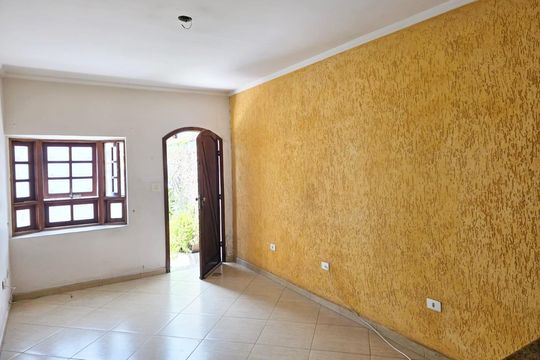 Casa para alugar com 4 quartos, 210m² em Vila Alianca, Guarulhos