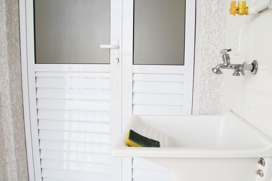 Área de Serviço de apartamento para alugar com 2 quartos, 56m² em Vila Itapegica, Guarulhos