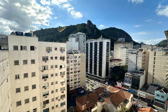 Vista da Cozinha de apartamento à venda com 2 quartos, 51m² em Copacabana, Rio de Janeiro