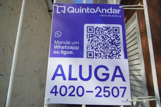 Placa  de apartamento para alugar com 1 quarto, 35m² em Vila Jardim, Porto Alegre