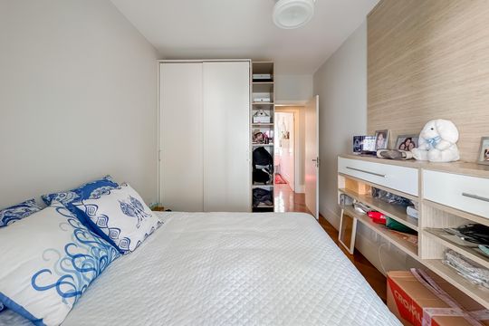 Quarto 1 de apartamento à venda com 4 quartos, 247m² em Vila Mariana, São Paulo