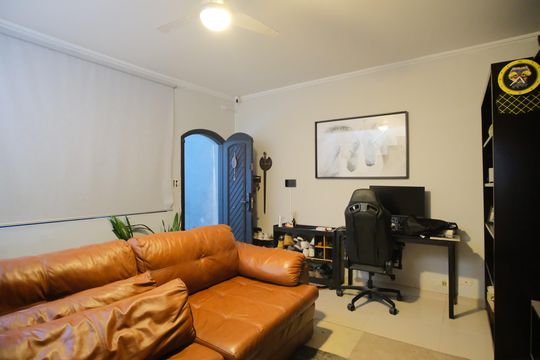 Sala de casa à venda com 2 quartos, 160m² em Chácara Seis de Outubro, São Paulo