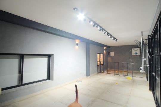 Garagem de casa à venda com 2 quartos, 160m² em Chácara Seis de Outubro, São Paulo