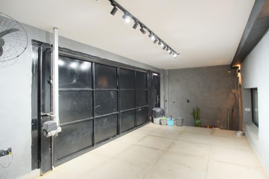 Garagem de casa à venda com 2 quartos, 160m² em Chácara Seis de Outubro, São Paulo