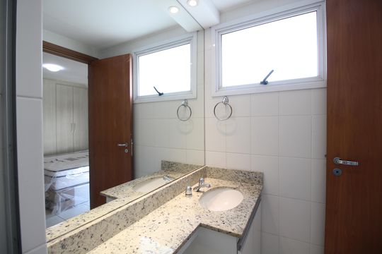 Banheiro da Suíte de apartamento à venda com 3 quartos, 84m² em Jacarepaguá, Rio de Janeiro