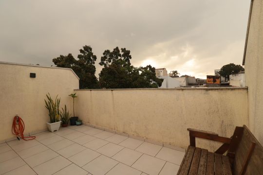 Quintal de apartamento à venda com 2 quartos, 90m² em Jardim das Maravilhas, Santo André