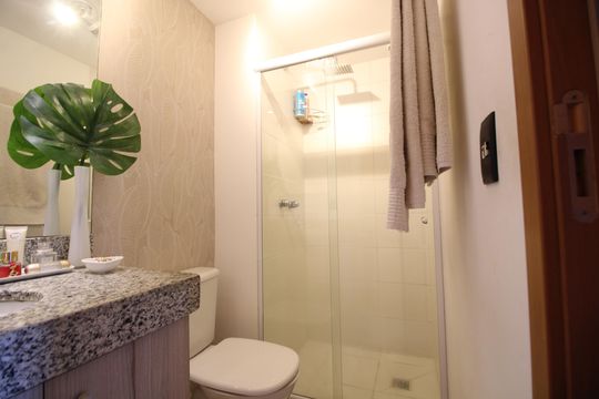 Banheiro da Suíte de apartamento à venda com 2 quartos, 60m² em Jacarepaguá, Rio de Janeiro