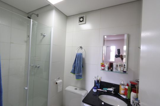 Banheiro de kitnet/studio à venda com 1 quarto, 35m² em Vila Tolstoi, São Paulo