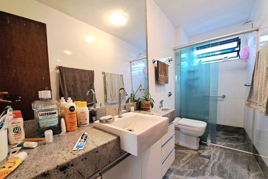Banheiro da Suíte de apartamento à venda com 3 quartos, 149m² em Santa Lúcia, Belo Horizonte