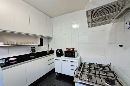 Cozinha de apartamento à venda com 3 quartos, 149m² em Santa Lúcia, Belo Horizonte