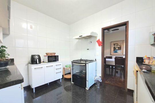 Cozinha de apartamento à venda com 3 quartos, 149m² em Santa Lúcia, Belo Horizonte