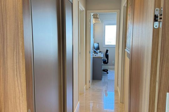 Corredor de apartamento à venda com 2 quartos, 85m² em Vila Bertioga, São Paulo