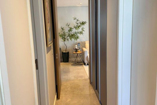 Corredor de apartamento à venda com 2 quartos, 85m² em Vila Bertioga, São Paulo